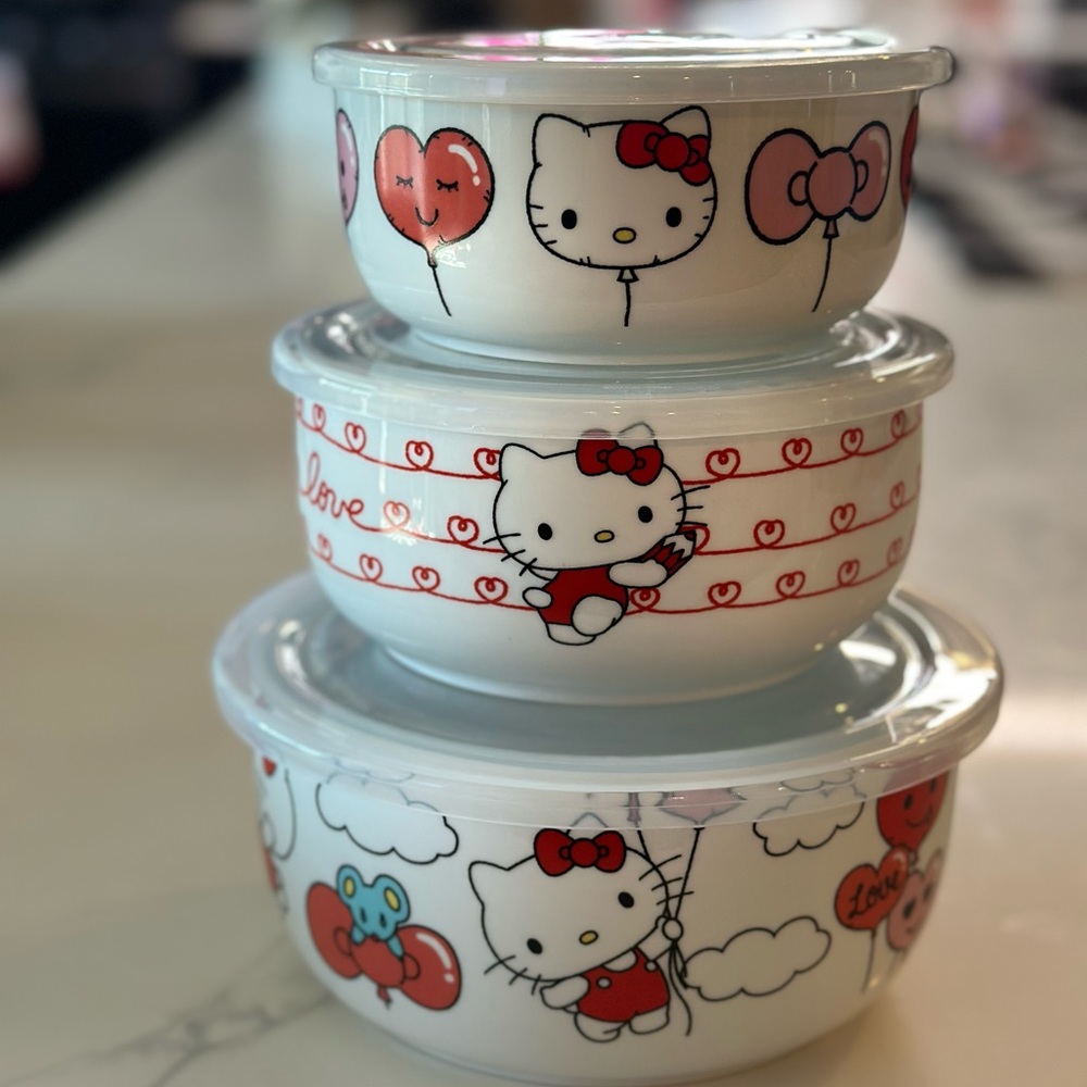 Hello Kitty Tupperware Containers - Picture 3 of 4